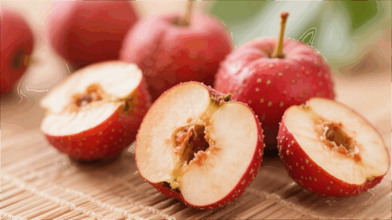 山楂酸鹼性揭秘：味道雖酸，健康效果不凡！